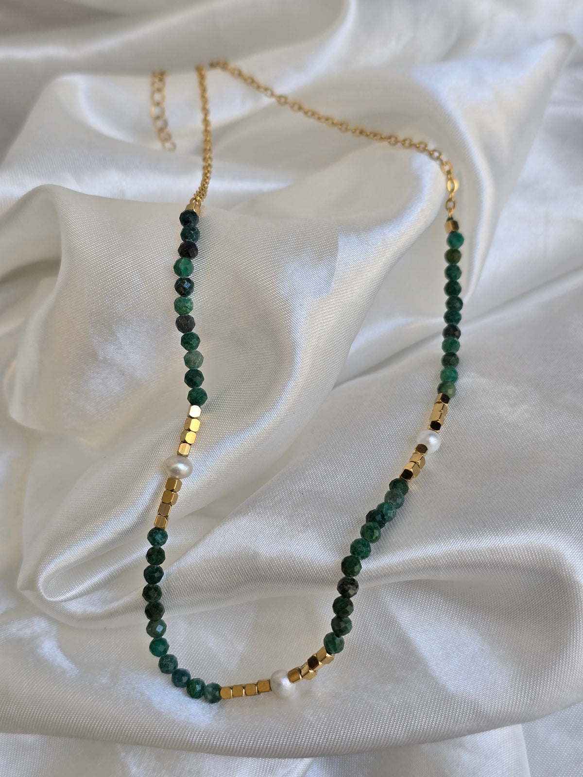 Collier Thais pierres naturelles