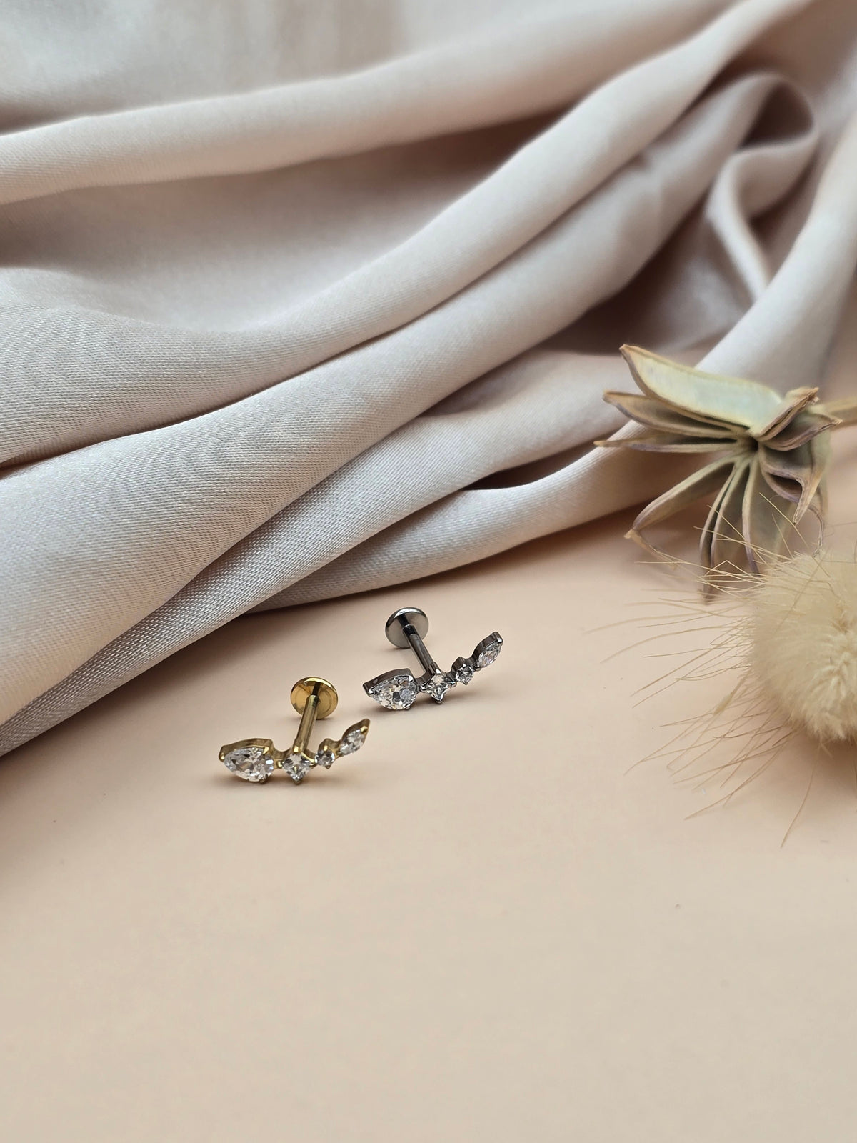 Piercing feuille – Titane & Zirconium