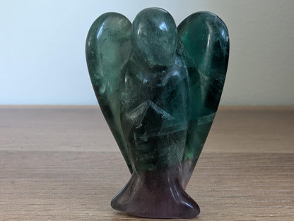 Ange en fluorine multicolore