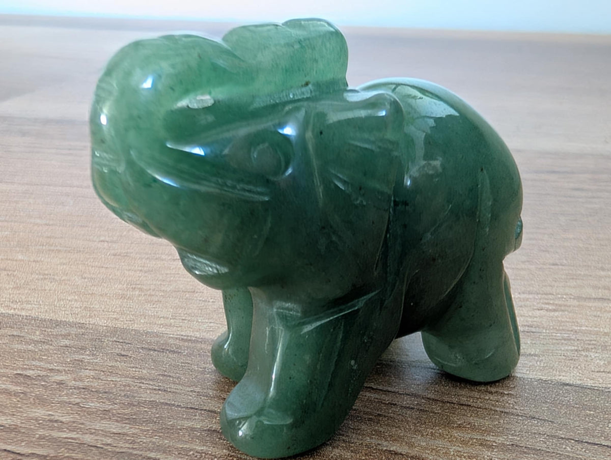 Eléphant en aventurine verte