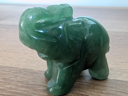 Eléphant en aventurine verte