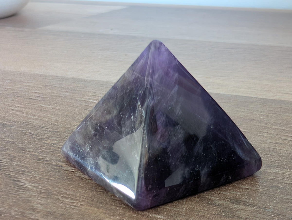Pyramide en améthyste