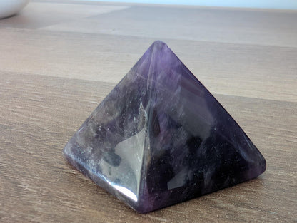 Pyramide en améthyste