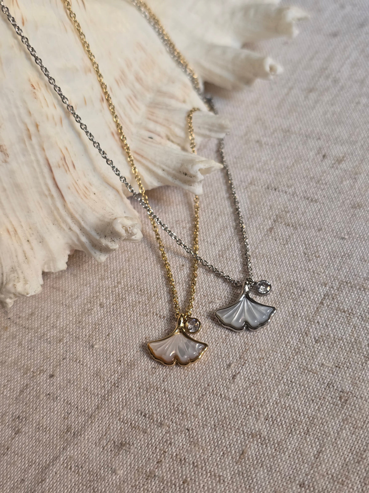 Collier Feuille de Ginkgo – Acier inoxydable