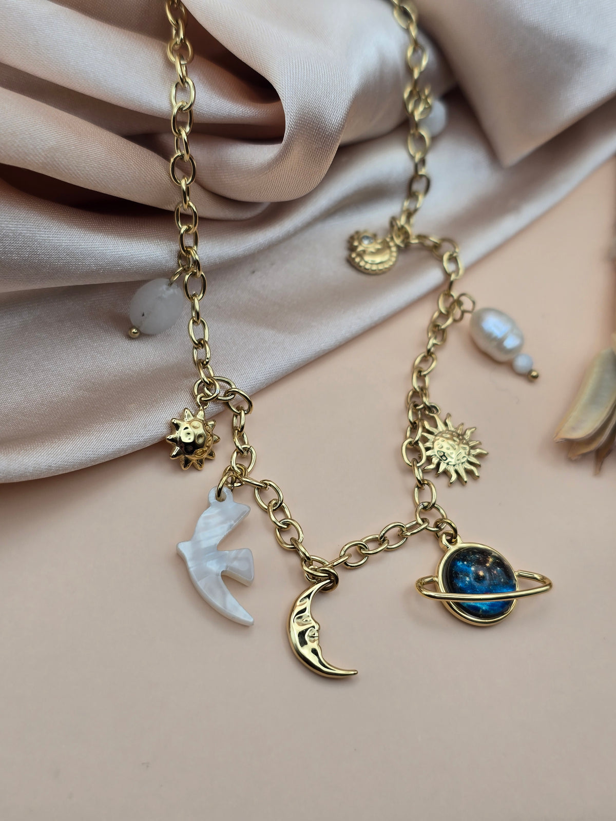 Collier céleste – Soleil, Lune & Univers