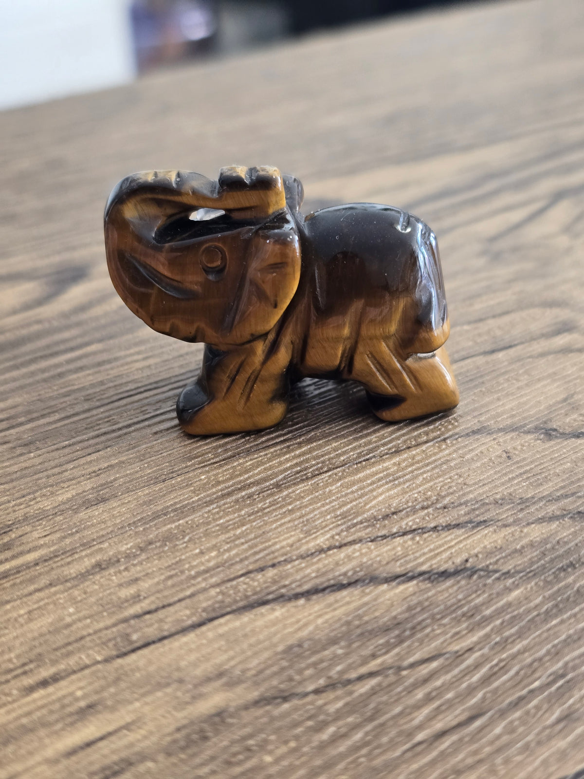 Eléphant en Œil de tigre 40mm