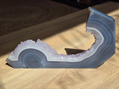 Améthyste cristallisée polie (pièce unique) 1kg