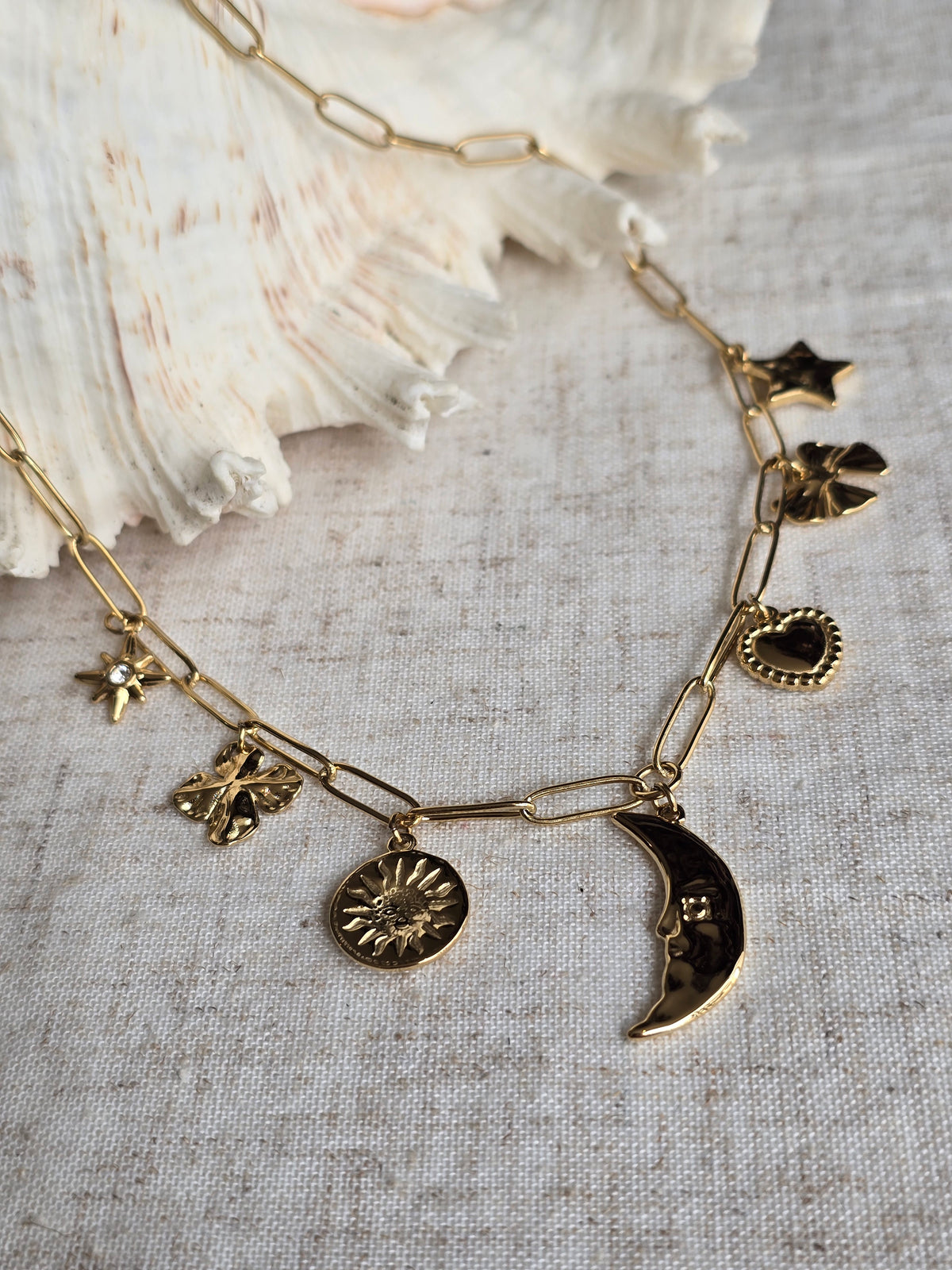 Collier : Cosmos sacré