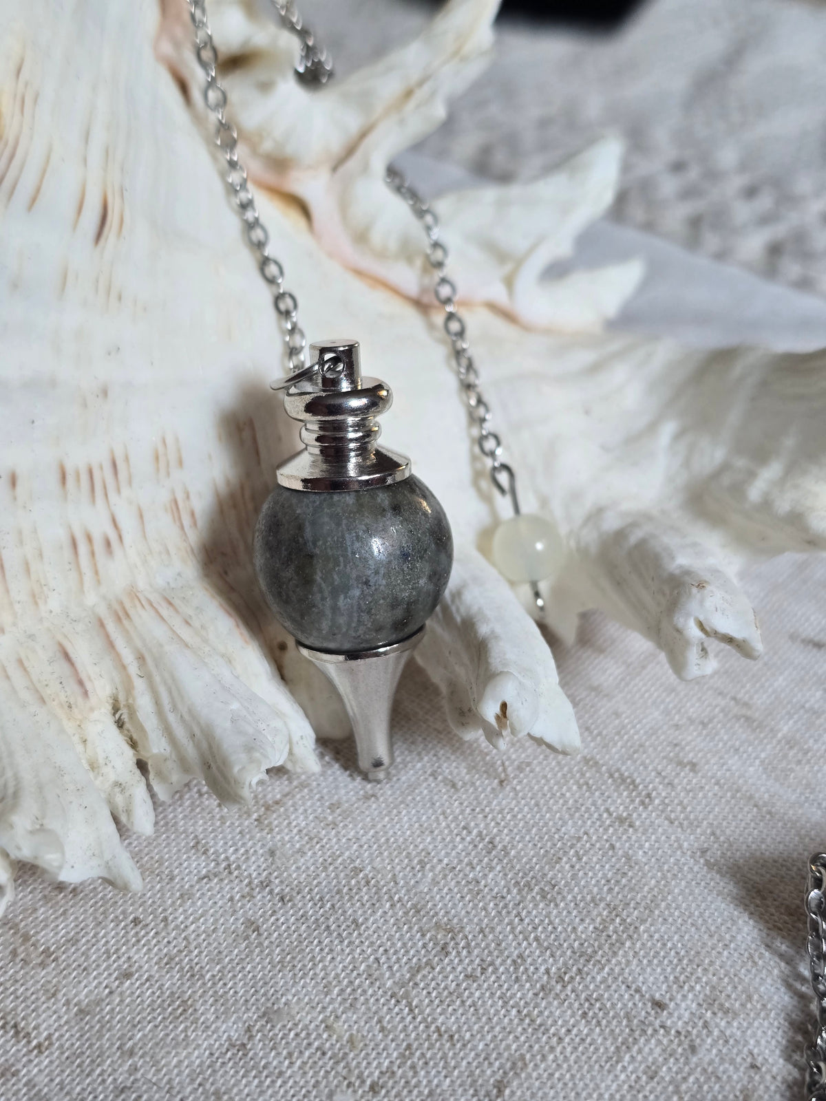 Pendule divinatoire